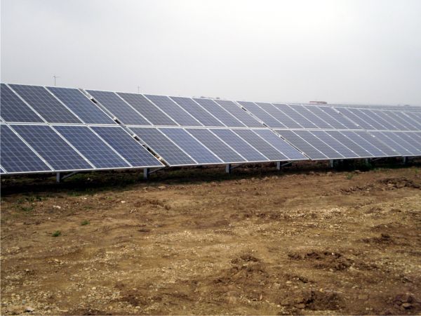 Programul AFM pentru instalarea de panouri fotovoltaice devine discriminatoriu